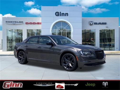 2023 Chrysler 300 Touring