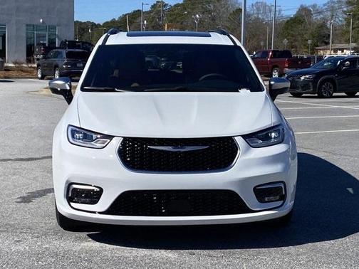 2025 Chrysler Pacifica Hybrid Pinnacle