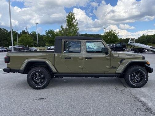 2025 Jeep Gladiator Sport
