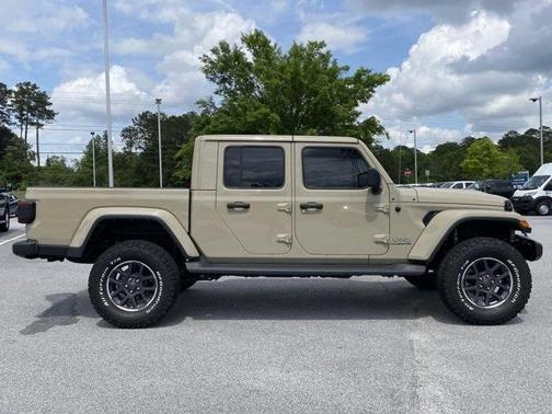 2022 Jeep Gladiator Overland
