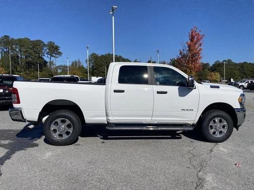 2024 RAM 2500 Big Horn Crew Cab 4x4 64' Box