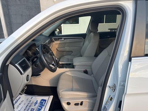 2021 Volkswagen Atlas 3.6 V6 SE w/ Technology R-Line