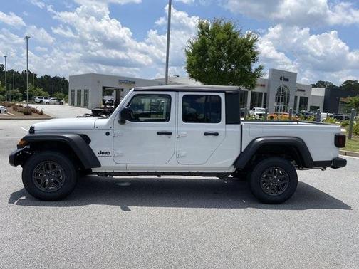 2025 Jeep Gladiator Sport