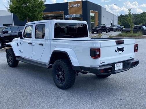 2025 Jeep Gladiator Sport