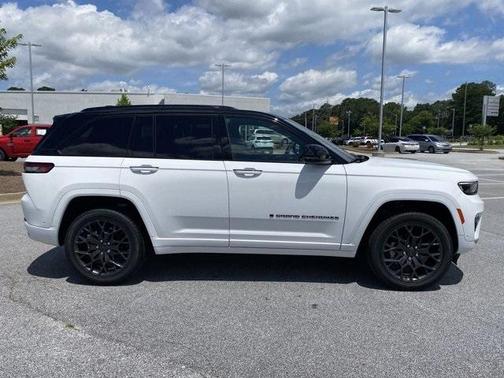 2025 Jeep Grand Cherokee Summit