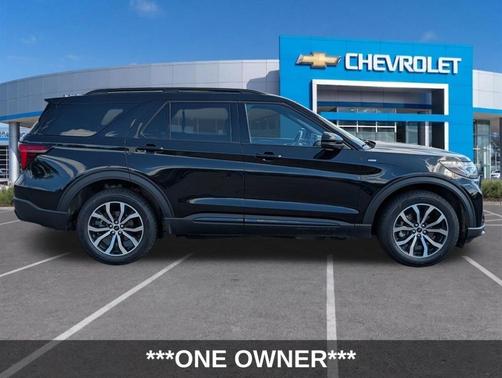 Black Metallic 2025 Ford Explorer ST-Line