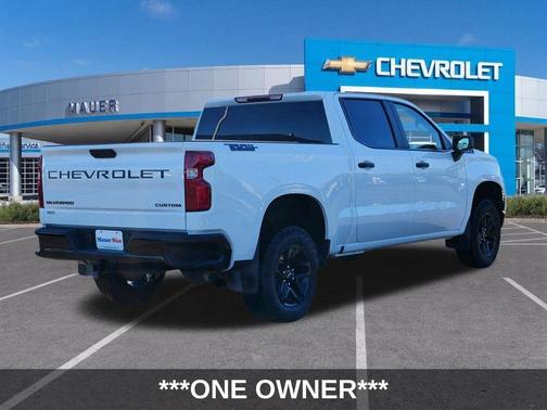 Summit White 2025 Chevrolet Silverado 1500 Custom Trail Boss