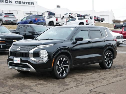 2022 Mitsubishi Outlander SE
