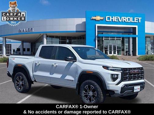 Summit White 2024 GMC Canyon AT4