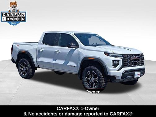 Summit White 2024 GMC Canyon AT4
