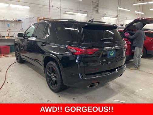 Mosaic Black Metallic 2023 Chevrolet Traverse Premier
