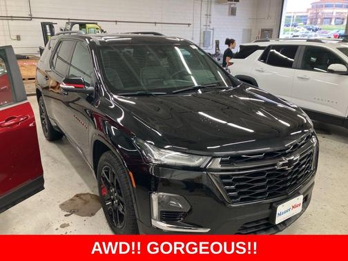 Mosaic Black Metallic 2023 Chevrolet Traverse Premier