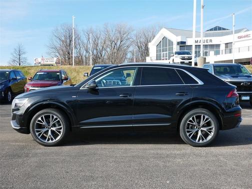 2023 Audi Q8 55 Premium Plus