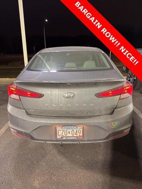 2019 Hyundai ELANTRA SE