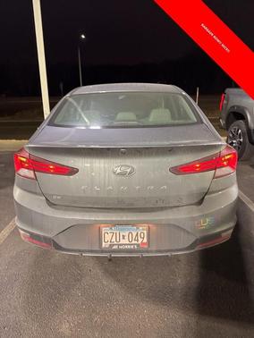2019 Hyundai ELANTRA SE