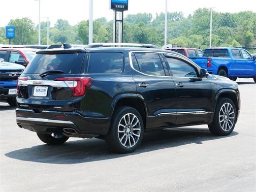2022 GMC Acadia Denali