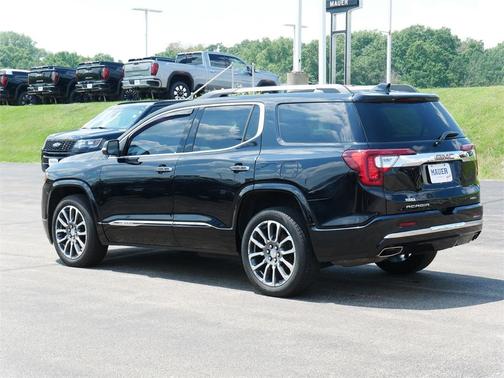 2022 GMC Acadia Denali