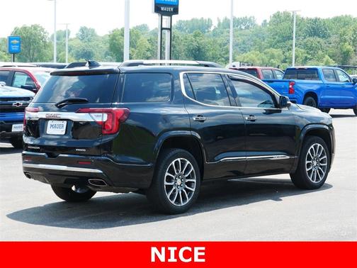 2022 GMC Acadia Denali