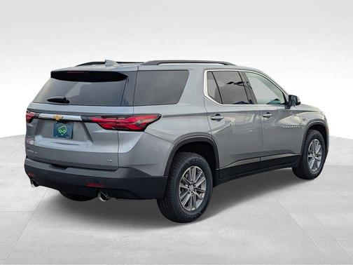 Sterling Gray Metallic 2023 Chevrolet Traverse LT Cloth