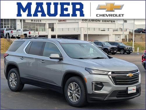 Sterling Gray Metallic 2023 Chevrolet Traverse LT Cloth