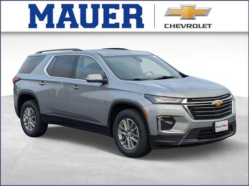 Sterling Gray Metallic 2023 Chevrolet Traverse LT Cloth