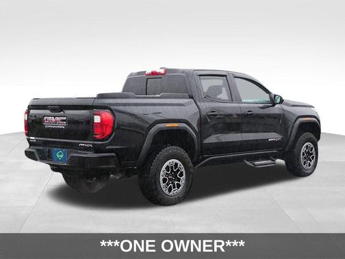 Onyx Black 2023 GMC Canyon AT4X