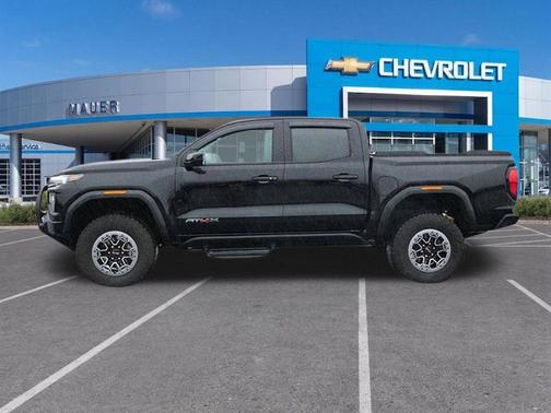 Onyx Black 2023 GMC Canyon AT4X