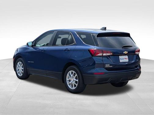 Blue Glow Metallic 2023 Chevrolet Equinox LS