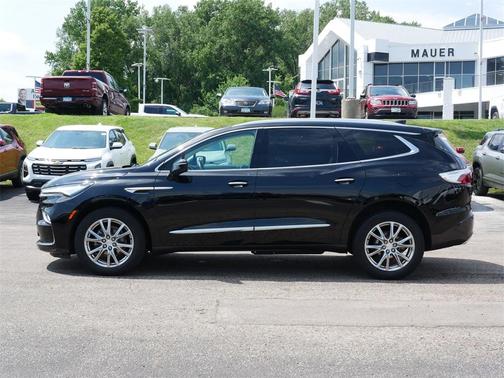 2022 Buick Enclave Essence