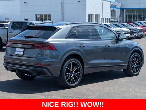 Daytona Gray Pearl Effect 2021 Audi Q8 55 Premium Plus