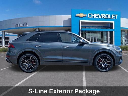 Daytona Gray Pearl Effect 2021 Audi Q8 55 Premium Plus