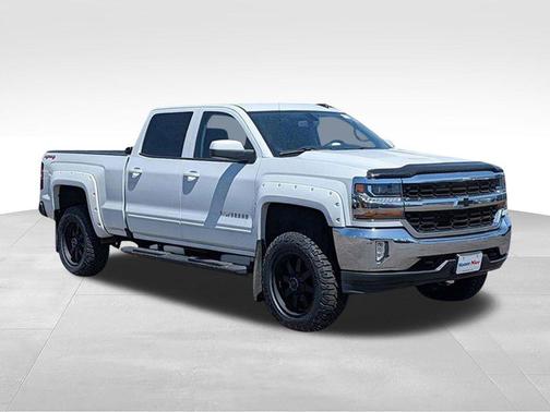 Summit White 2017 Chevrolet Silverado 1500 LT