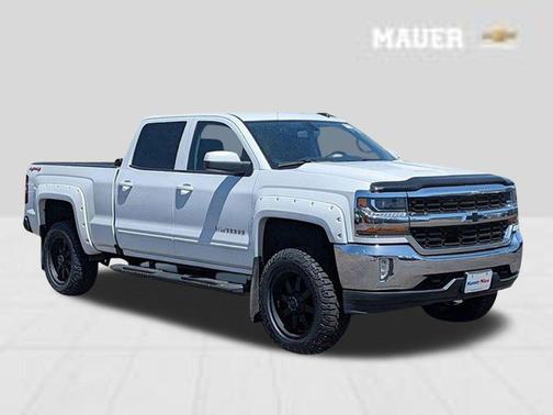 Summit White 2017 Chevrolet Silverado 1500 LT