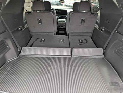 Black 2026 Chevrolet Traverse LT