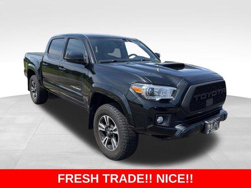 Midnight Black Metallic 2019 Toyota Tacoma TRD Sport
