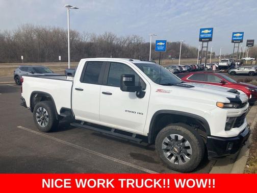 Summit White 2024 Chevrolet Silverado 2500 Custom