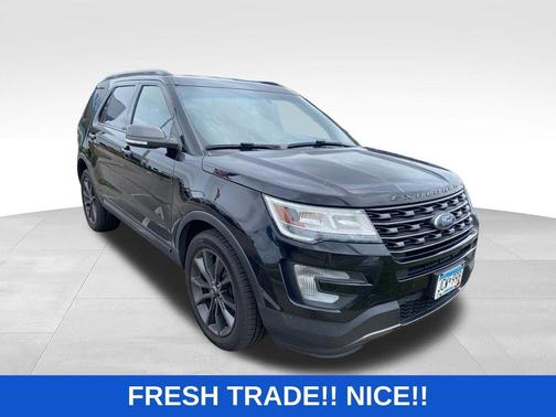 Black 2017 Ford Explorer XLT