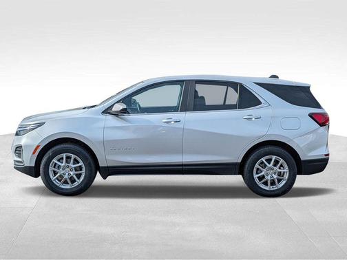 Silver Ice Metallic 2022 Chevrolet Equinox 1LT