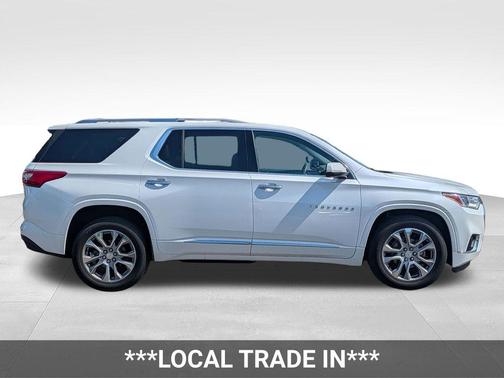 Iridescent Pearl Tricoat 2018 Chevrolet Traverse Premier
