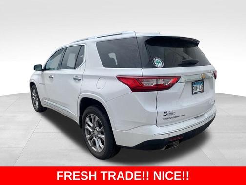 Iridescent Pearl Tricoat 2018 Chevrolet Traverse Premier
