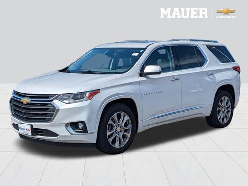 Iridescent Pearl Tricoat 2018 Chevrolet Traverse Premier