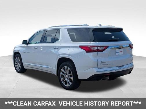 Iridescent Pearl Tricoat 2018 Chevrolet Traverse Premier
