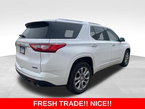 Iridescent Pearl Tricoat 2018 Chevrolet Traverse Premier