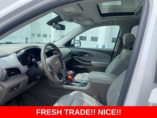 Iridescent Pearl Tricoat 2018 Chevrolet Traverse Premier