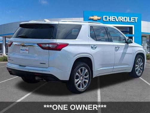 Iridescent Pearl Tricoat 2018 Chevrolet Traverse Premier