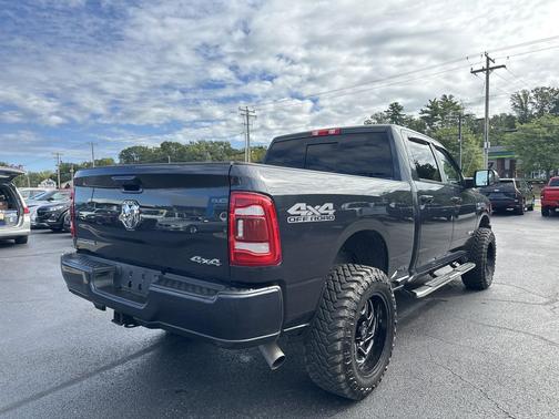 2021 RAM 2500 Big Horn Crew Cab 4x4 6'4' Box