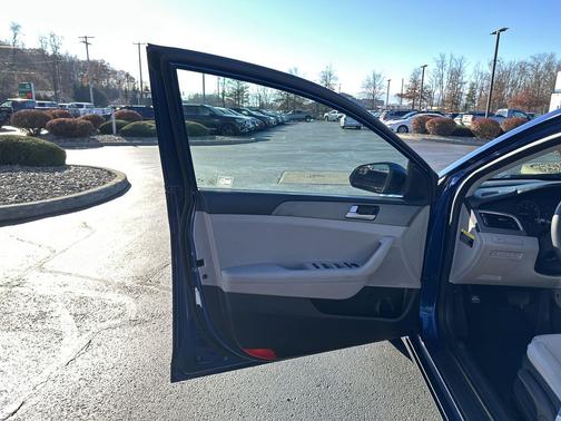 2017 Hyundai SONATA Base