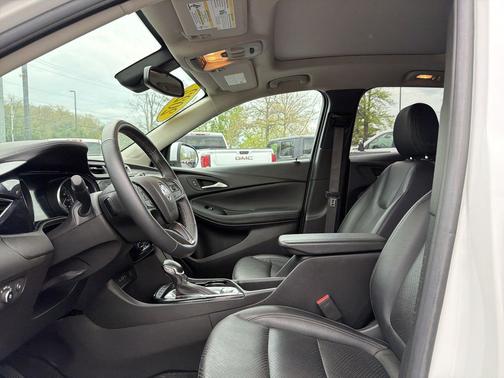 White Frost Tricoat 2022 Buick Encore GX Essence