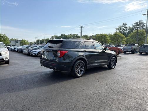 Forged Green Metallic 2022 Ford Explorer XLT