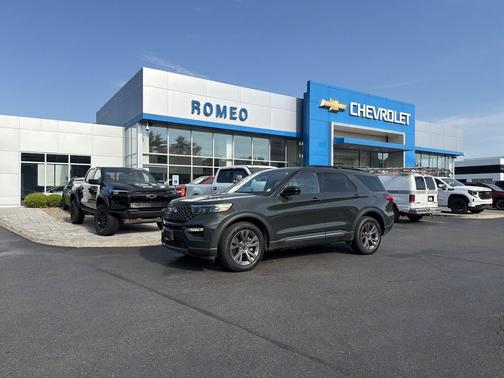 Forged Green Metallic 2022 Ford Explorer XLT